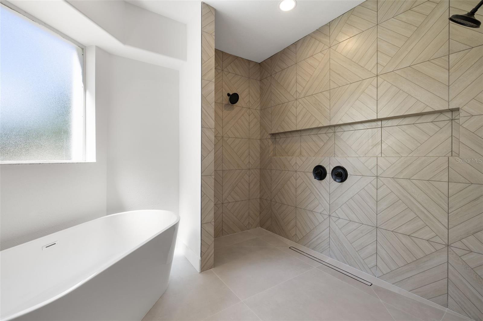 RIVER WOODS PH I - Residential