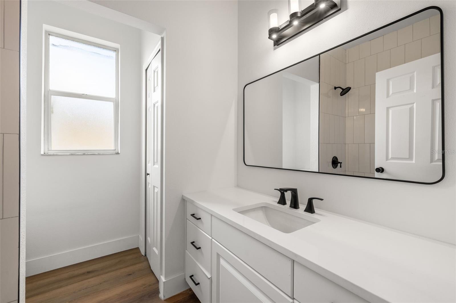 RIVER WOODS PH I - Residential