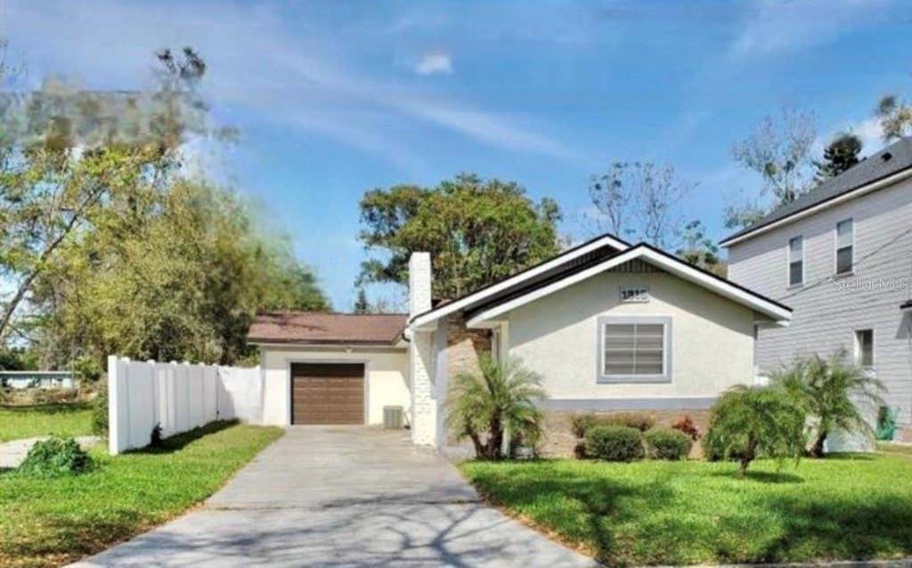 Photo of 1313 Catherine Street, Orlando, FL 32801 (MLS # O6419146)