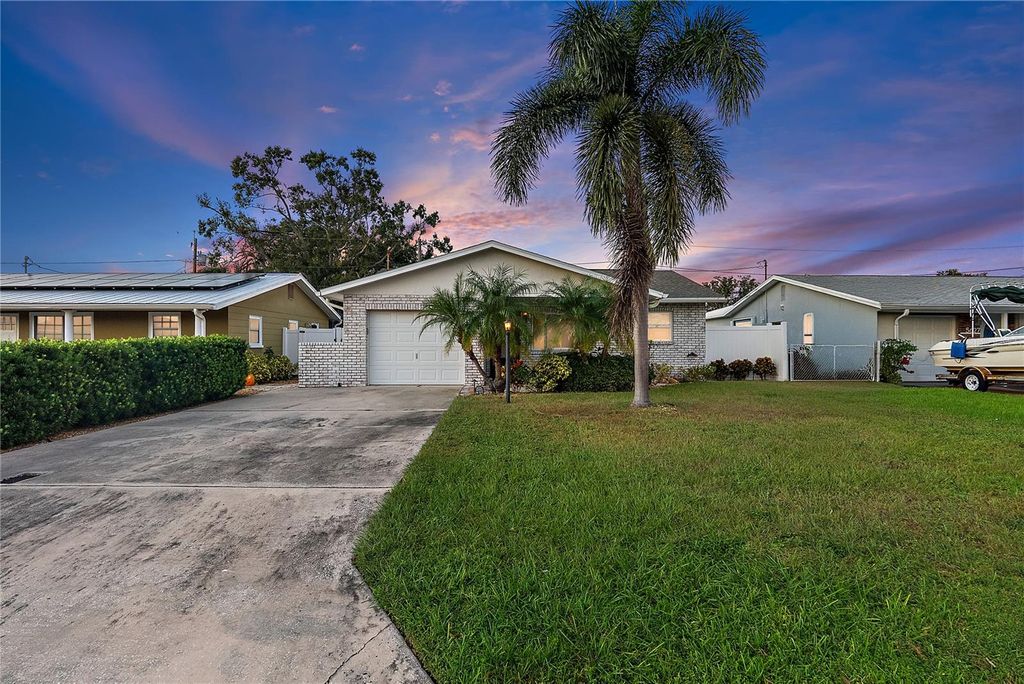 Photo of 5635 20th Avenue N, St Petersburg, FL 33710 (MLS # TB8402097)