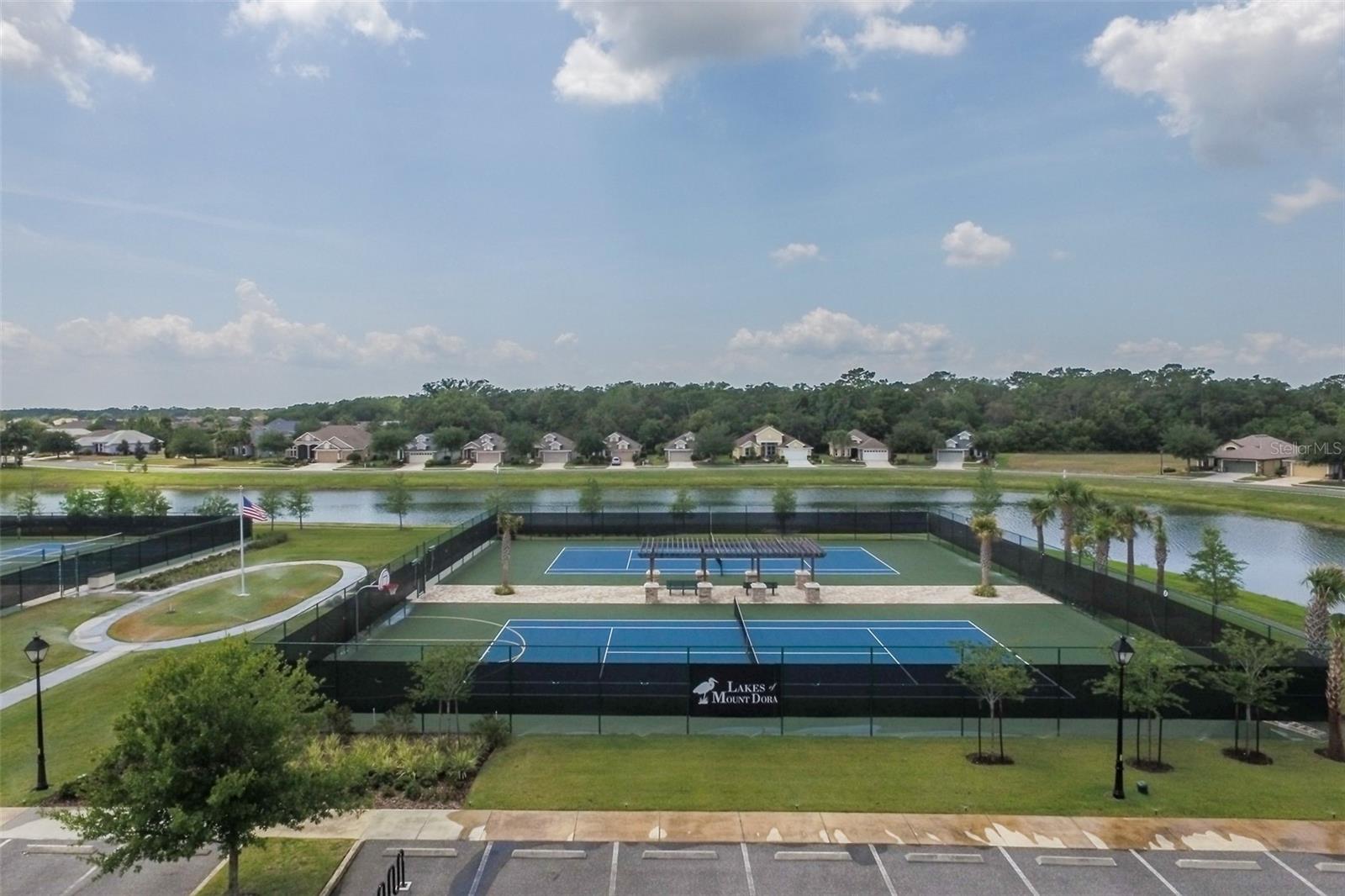 LAKES OF MOUNT DORA - Residential