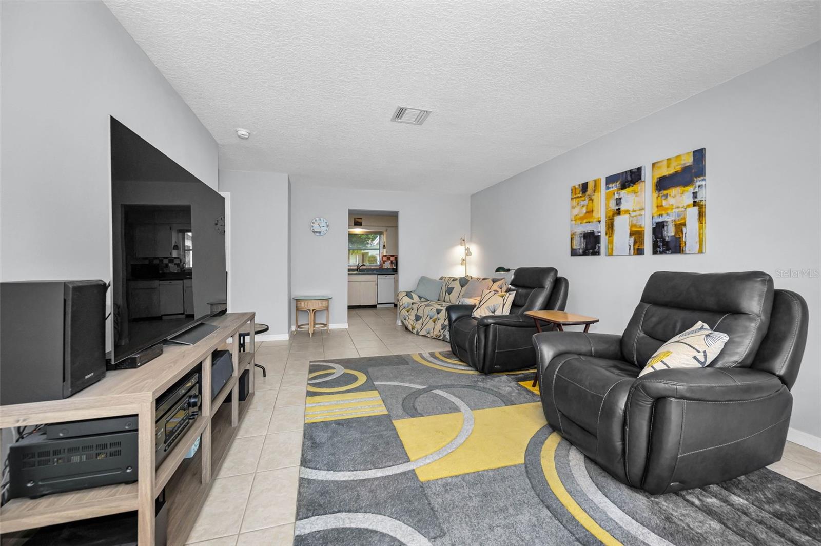 HEATHER HILL APTS - Residential