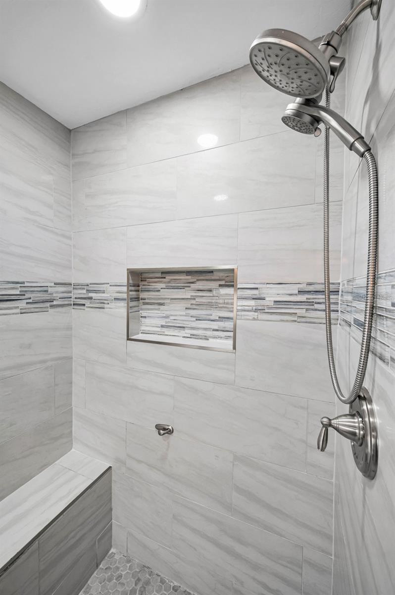 HEATHER HILL APTS - Residential