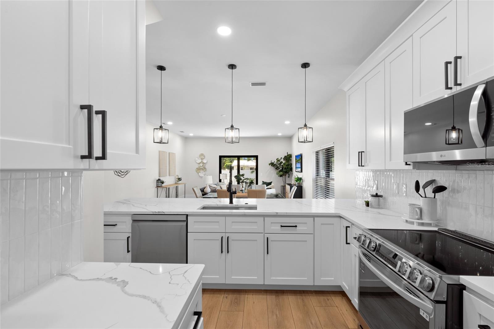 WESTSHORE PALMS - Residential