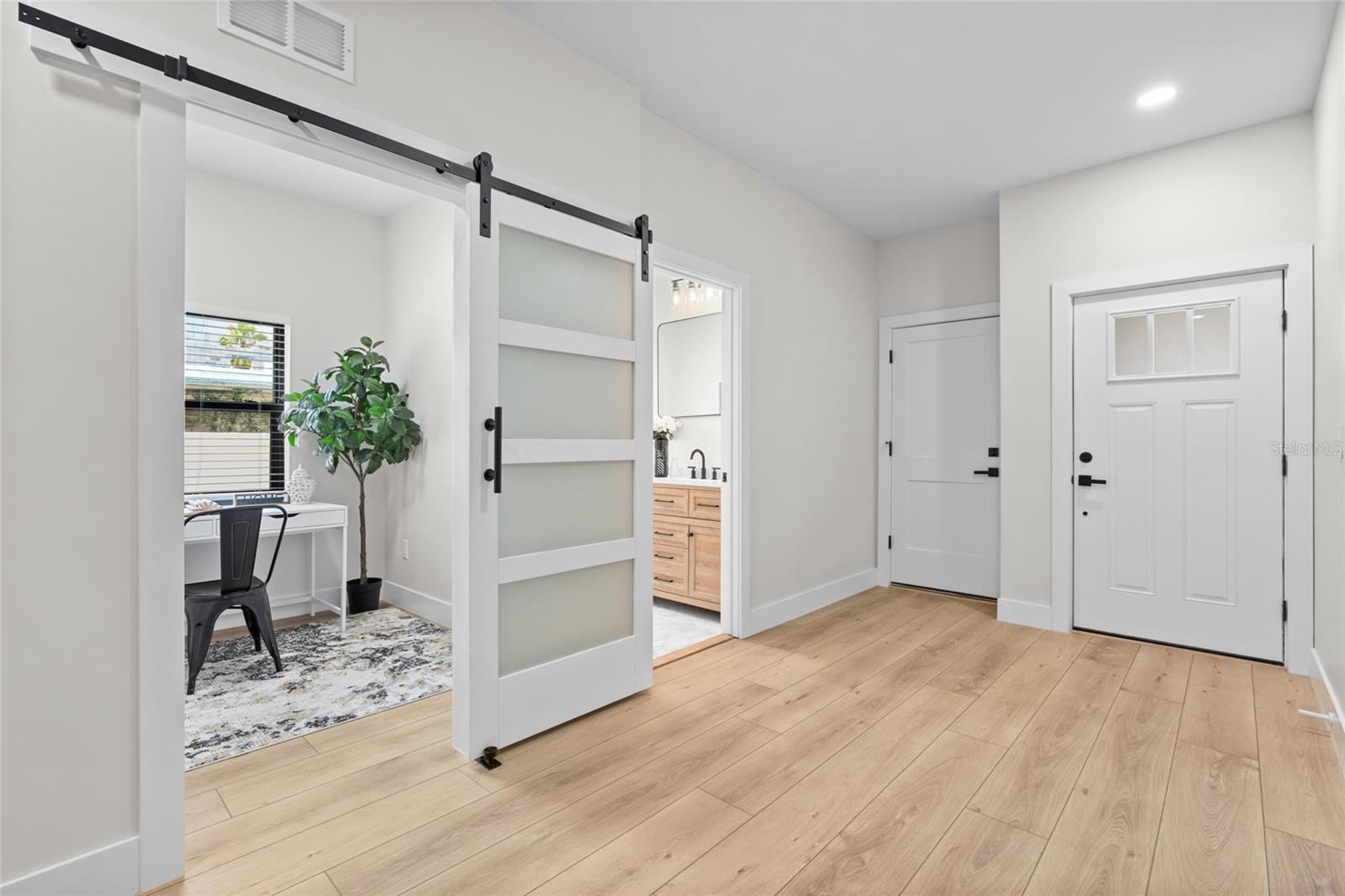 WESTSHORE PALMS - Residential