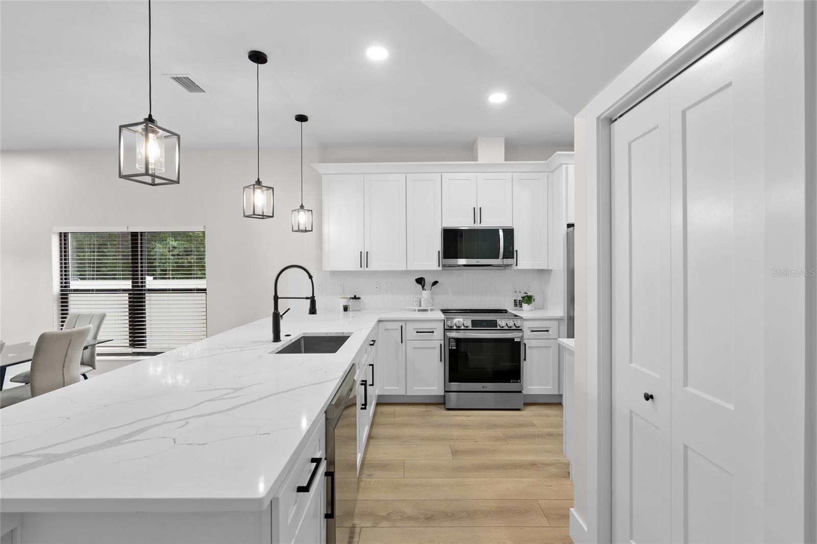 WESTSHORE PALMS - Residential