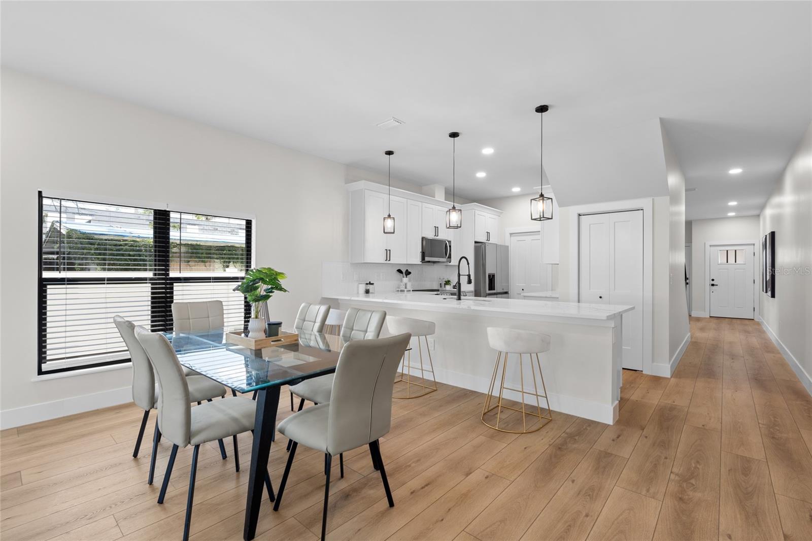 WESTSHORE PALMS - Residential