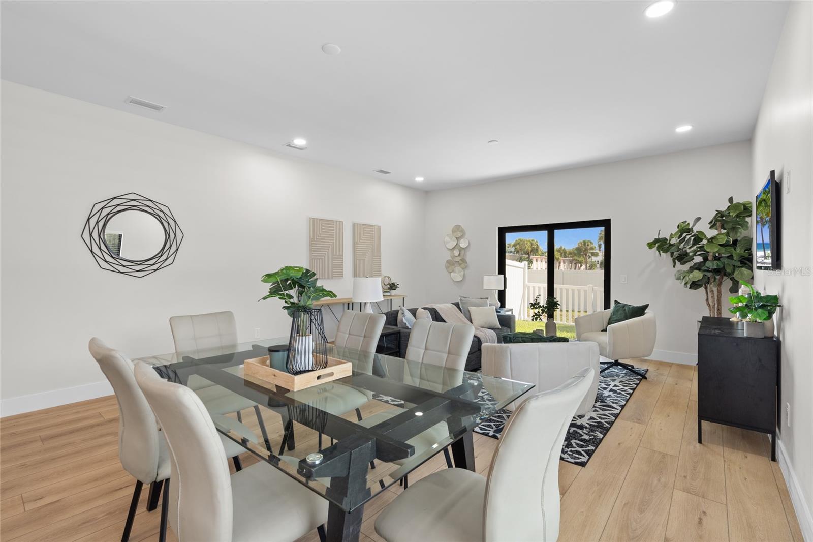 WESTSHORE PALMS - Residential