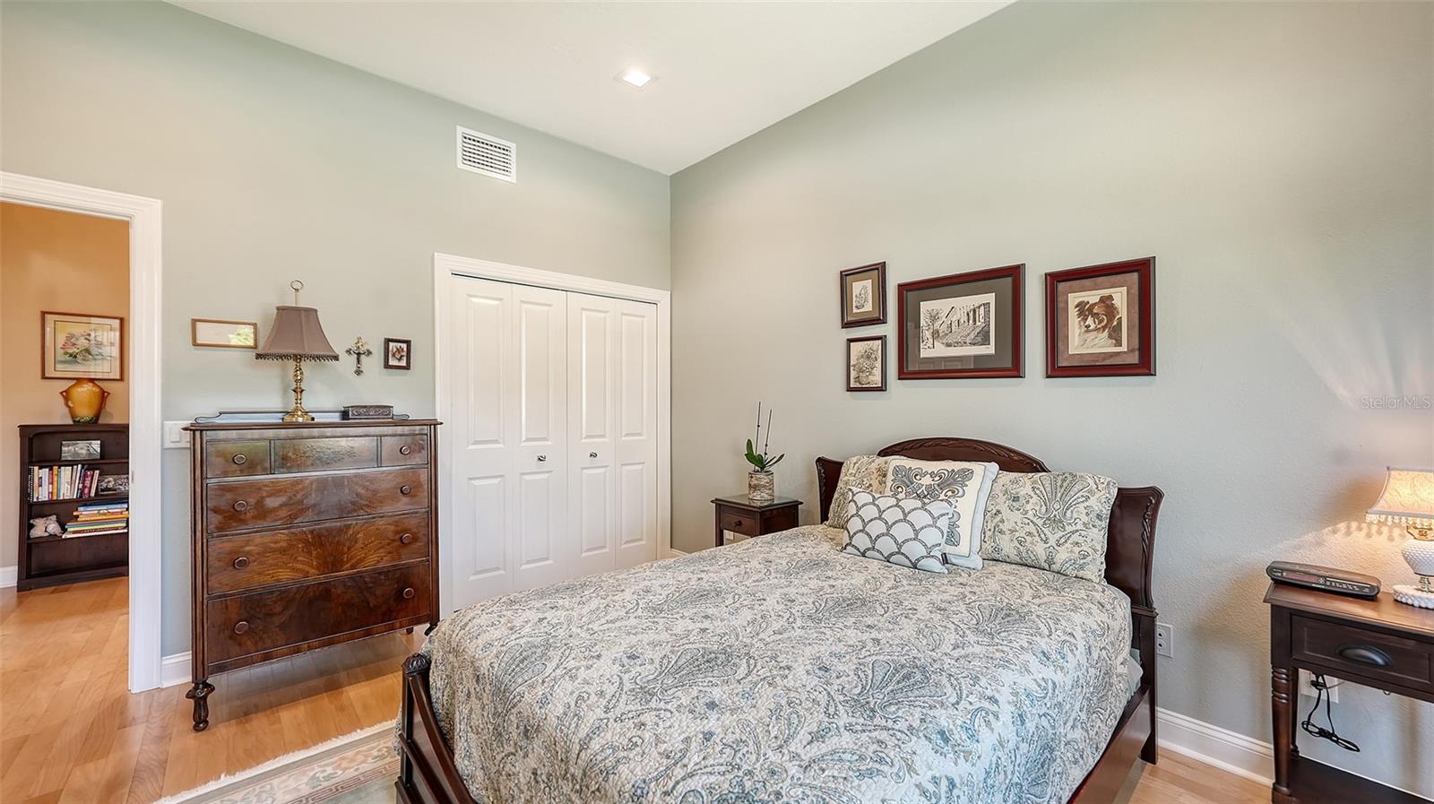 QUEENS HARBOUR - Residential