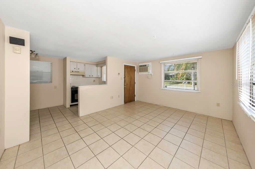 COVERT SQUARE - Residential Income