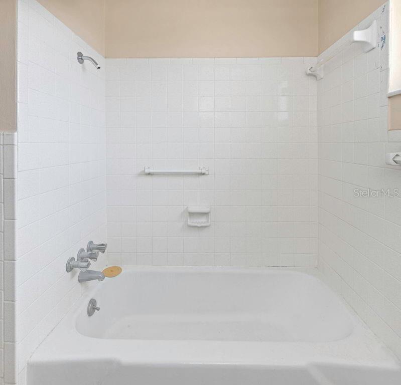 COVERT SQUARE - Residential Income