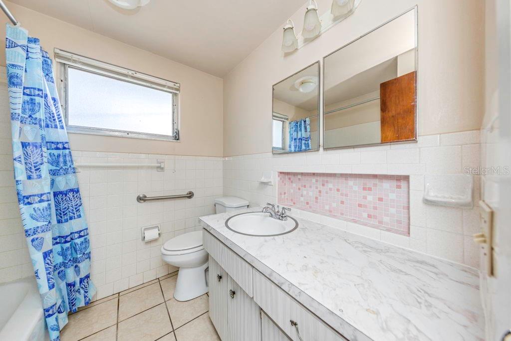 COVERT SQUARE - Residential Income