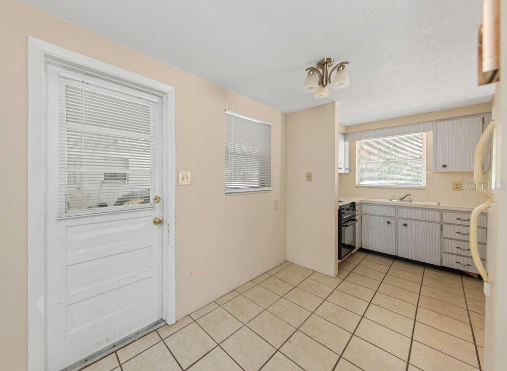 COVERT SQUARE - Residential Income