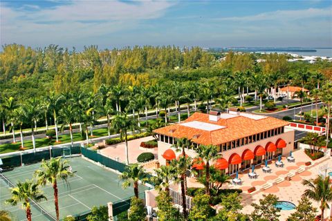 A home in LONGBOAT KEY