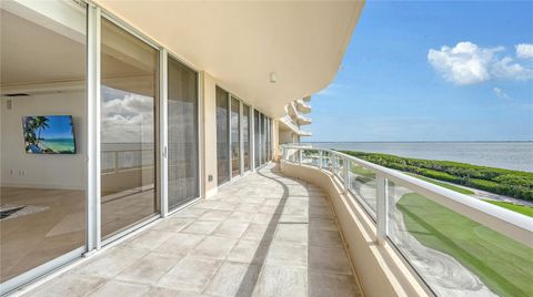 A home in LONGBOAT KEY