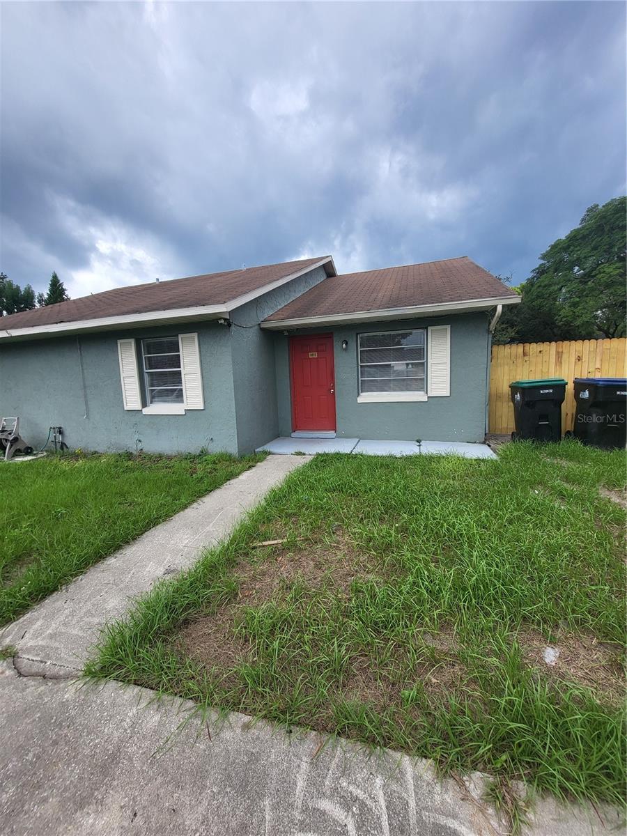 Super clean and open floorplan welcomes you to this light filled 1/2 duplex. Fenced in backyard great for relaxing. Excellent location close to great shopping and close to major highways.