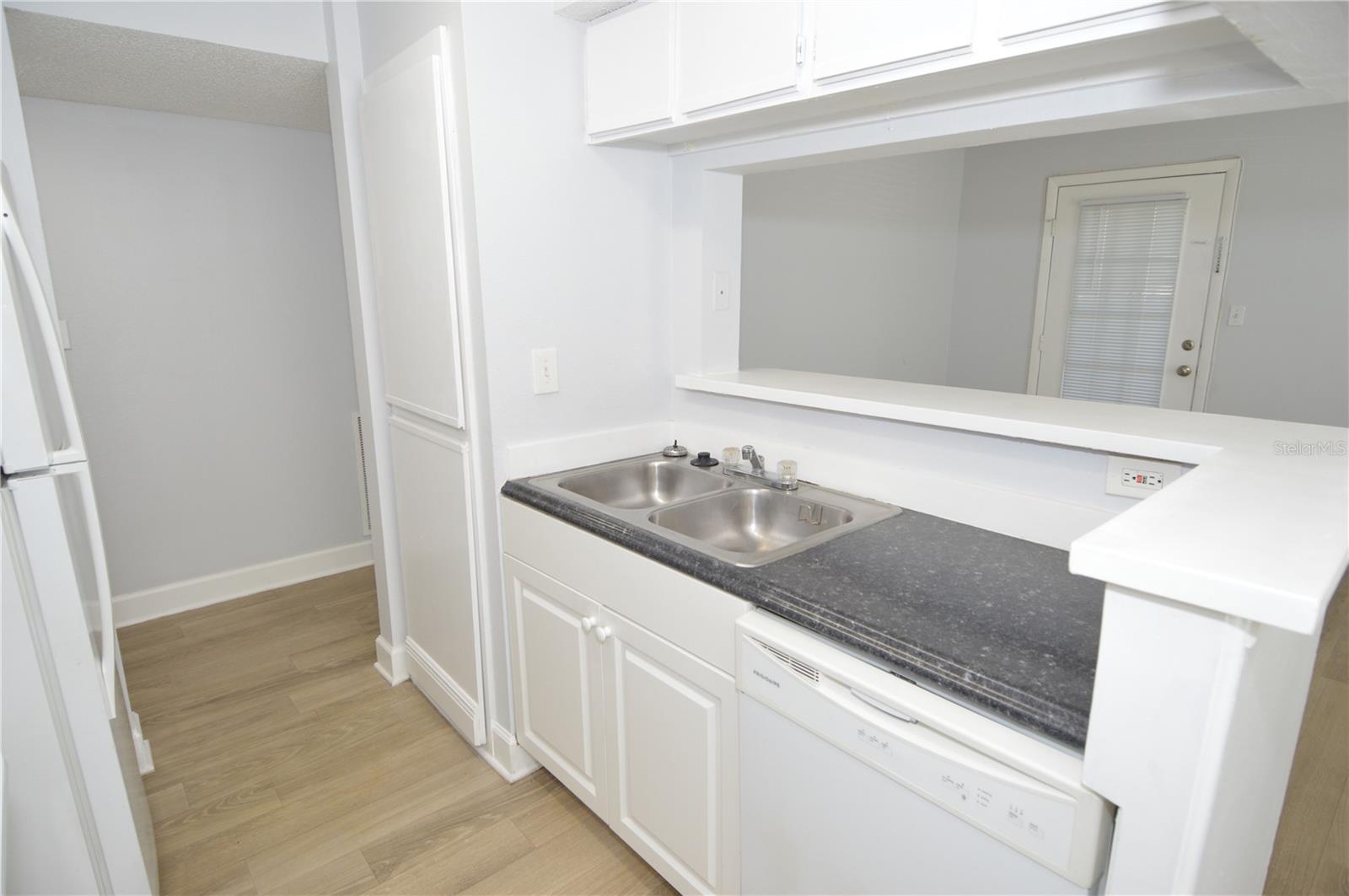 THE GRAND RESERVE CONDO - Residential Lease
