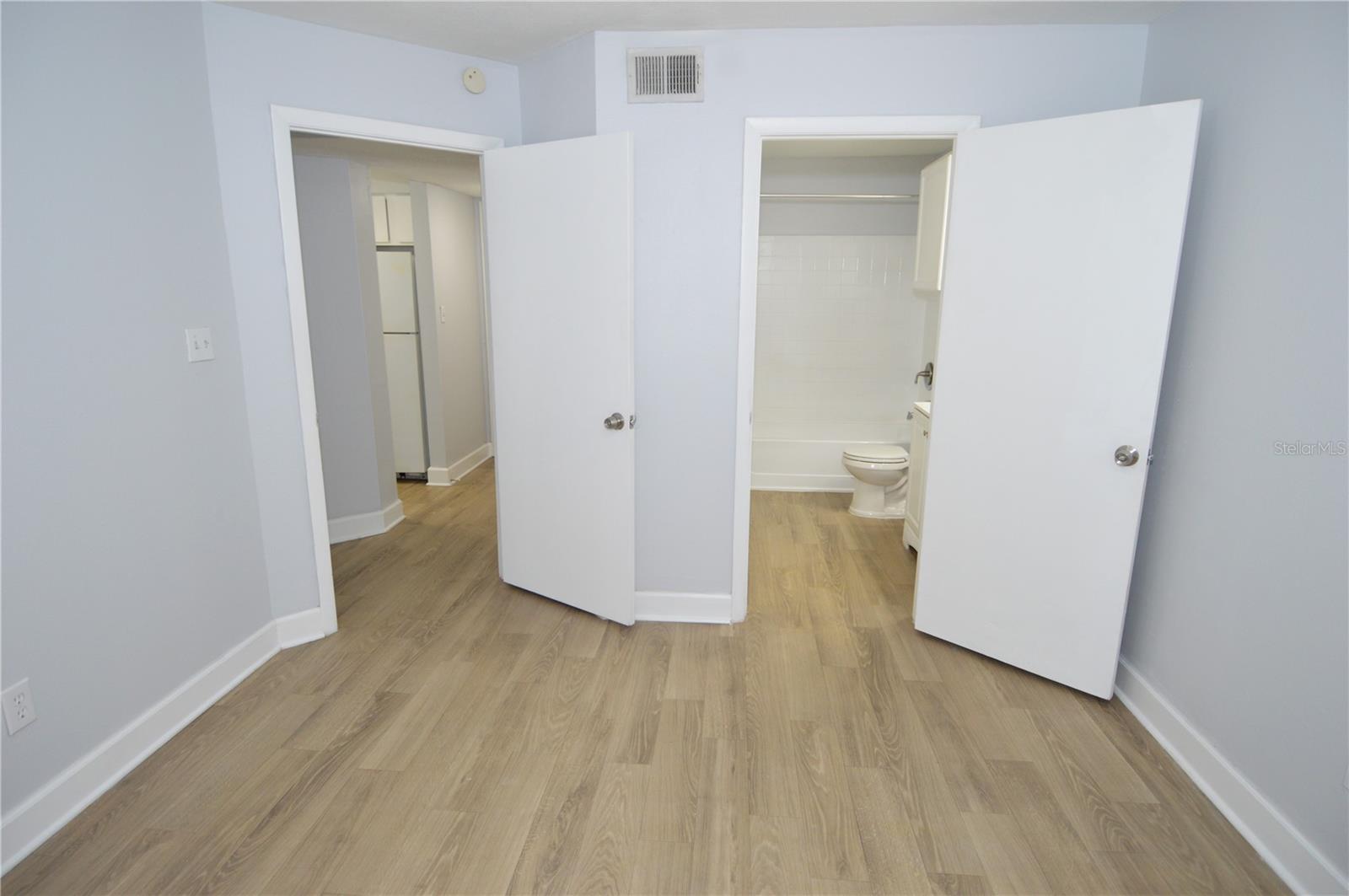 THE GRAND RESERVE CONDO - Residential Lease