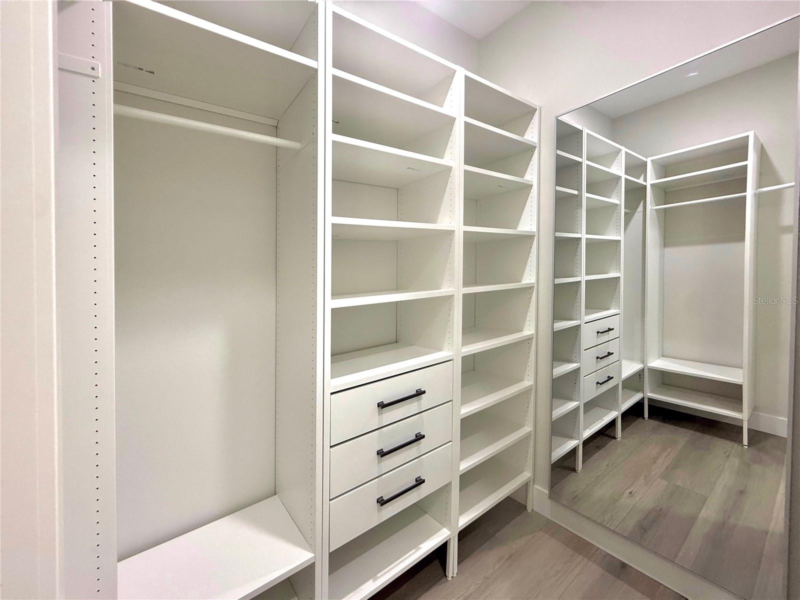 PINE LAKES - Residential