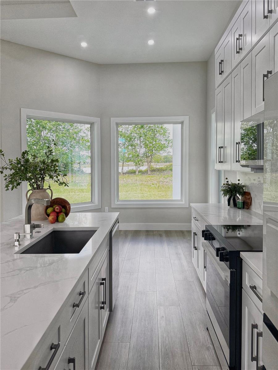 PINE LAKES - Residential