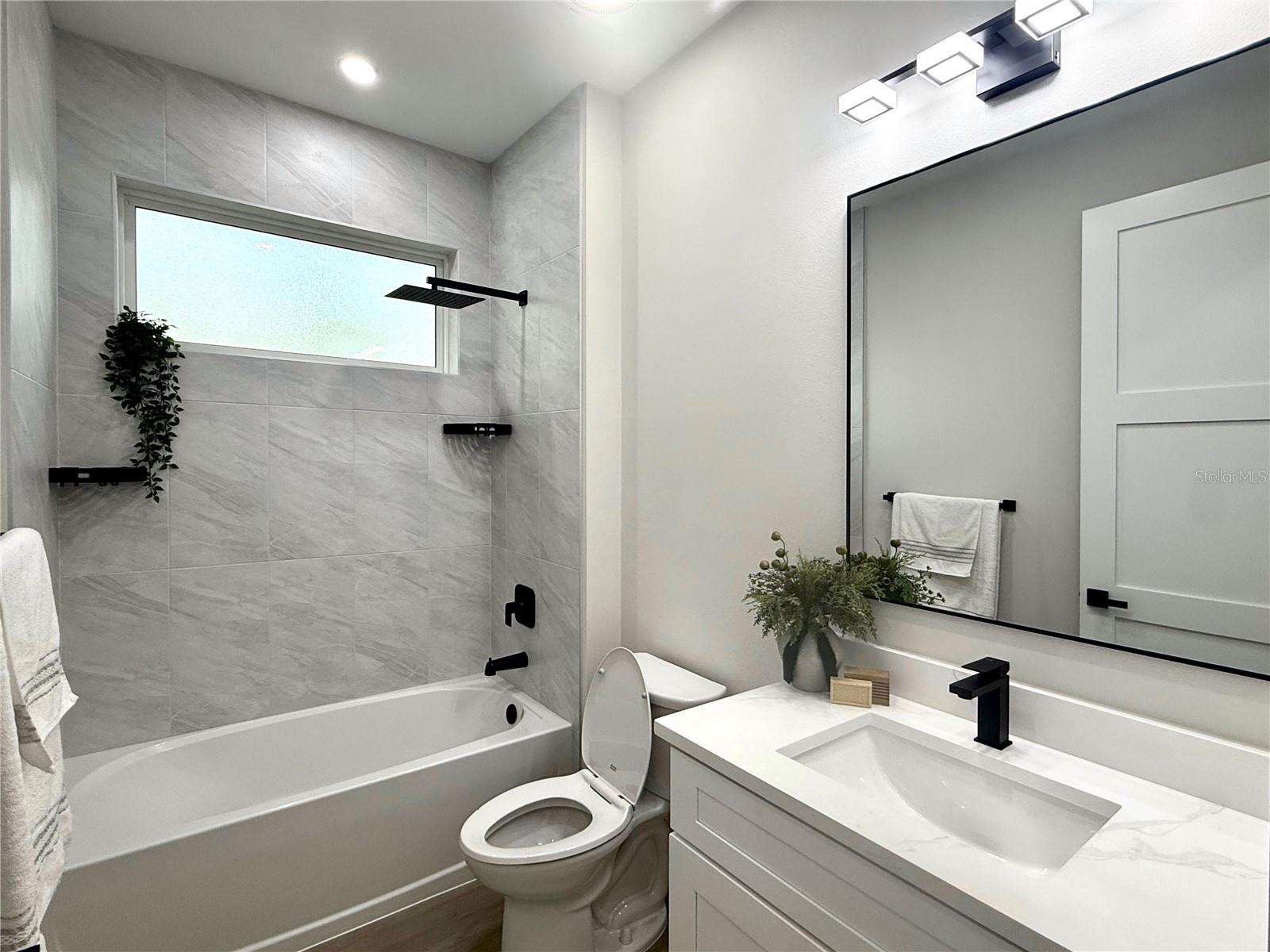 PINE LAKES - Residential