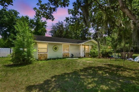 Photo of 35724 Dawn Drive, Leesburg, FL 34788 (MLS # O6404214)