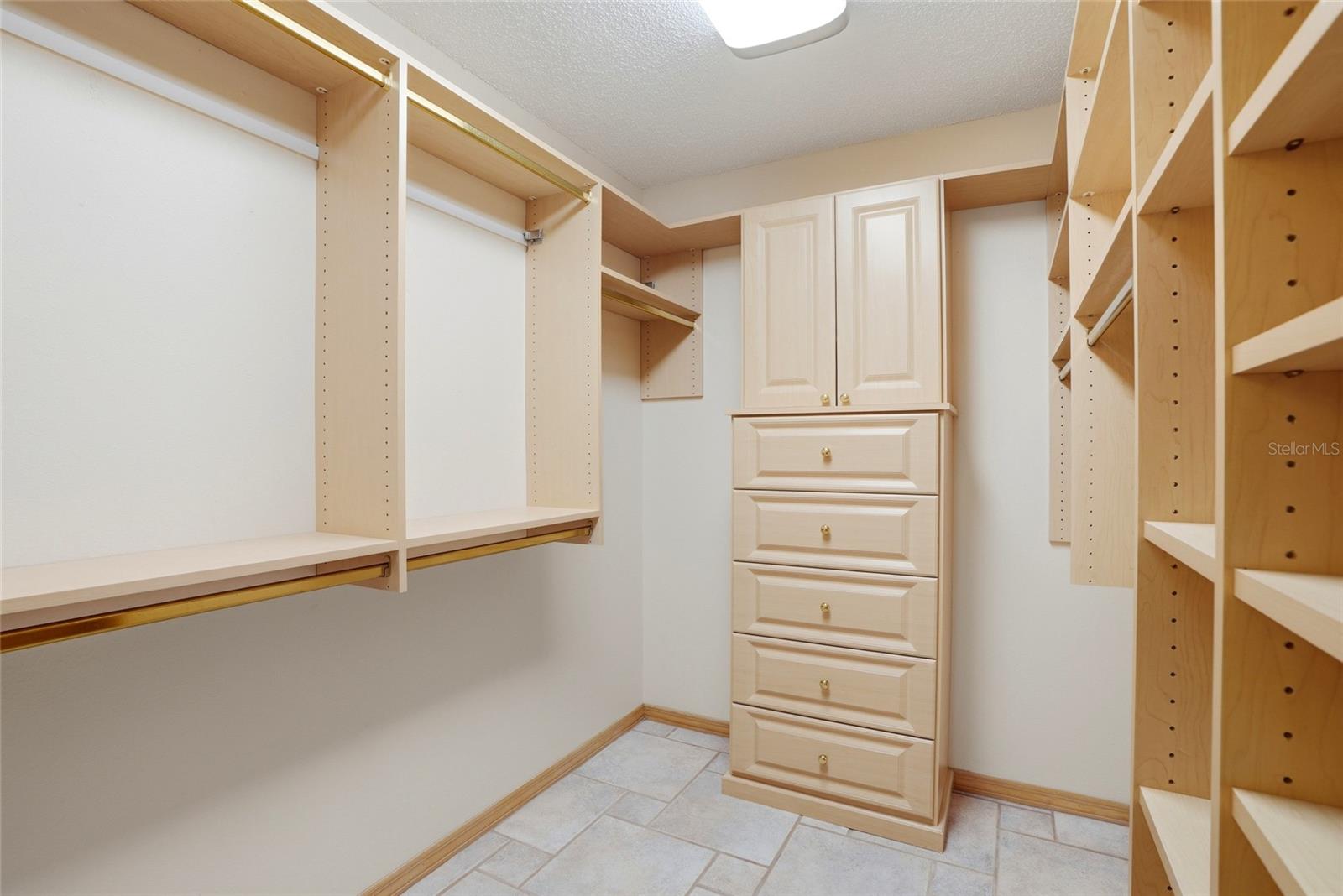 SANCTUARY AT COBBS LANDING THE - Residential