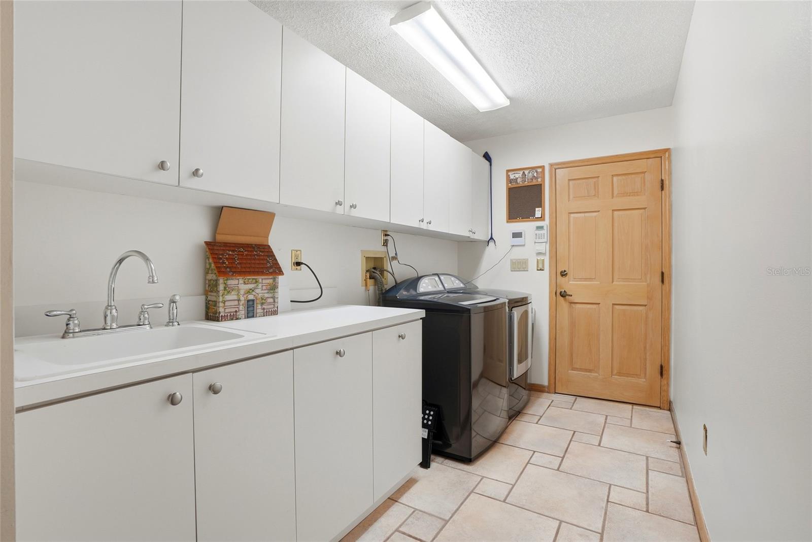 SANCTUARY AT COBBS LANDING THE - Residential