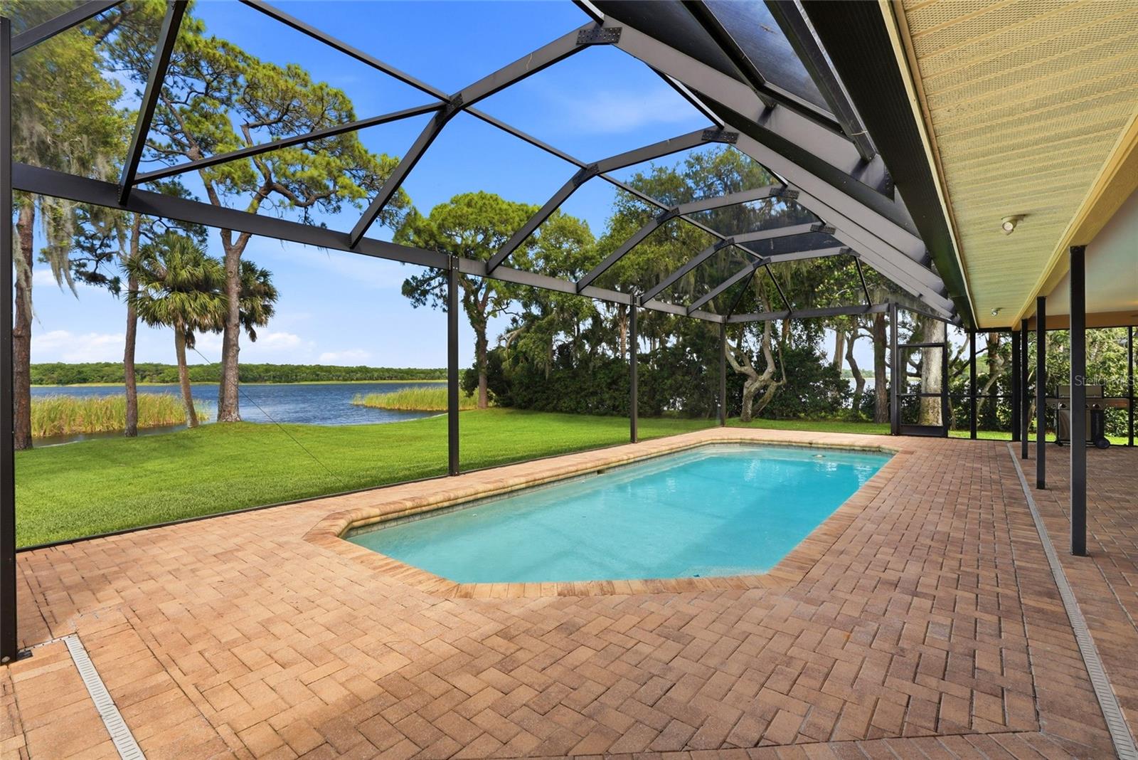 3493 SHORELINE CIRCLE