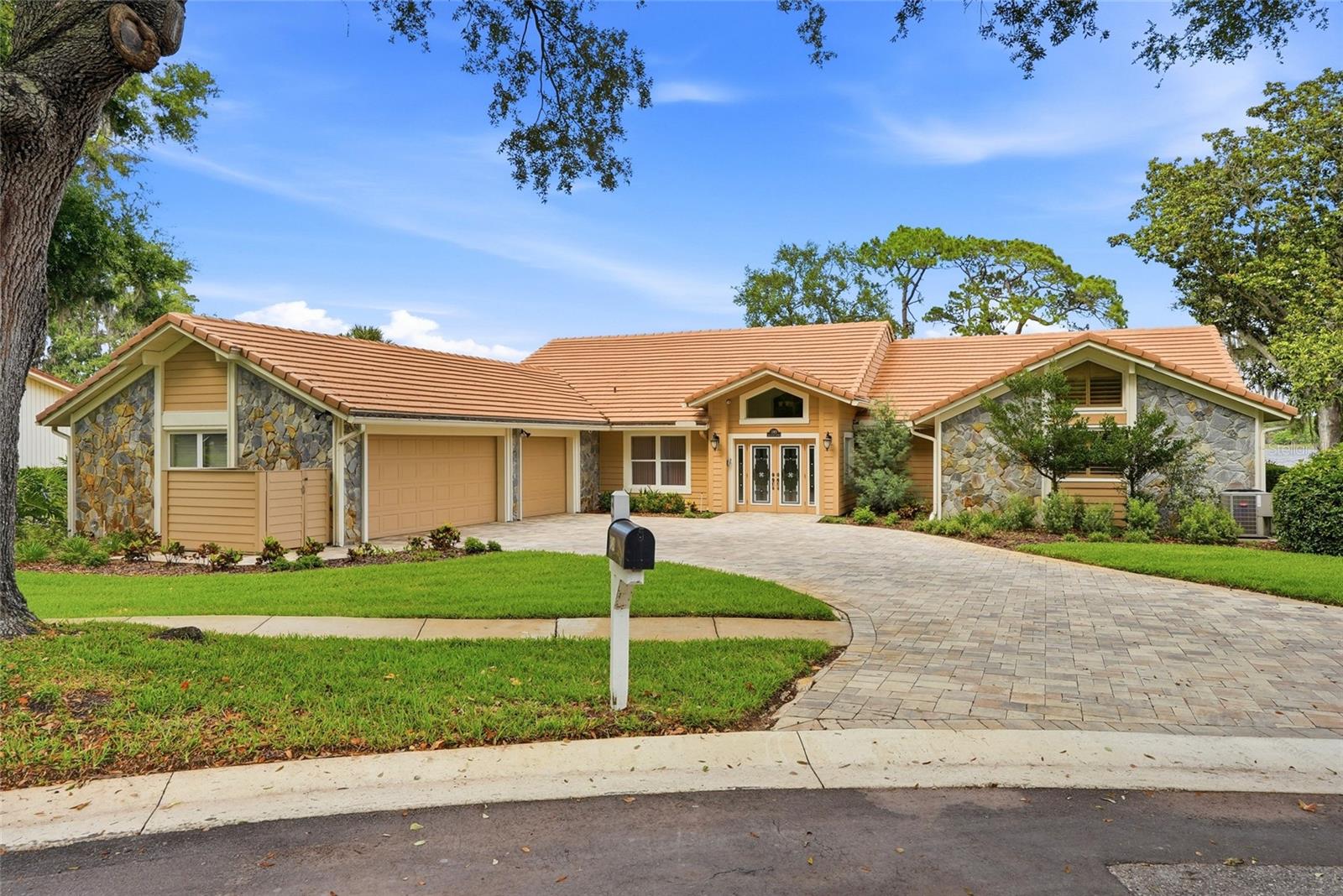 3493 SHORELINE CIRCLE