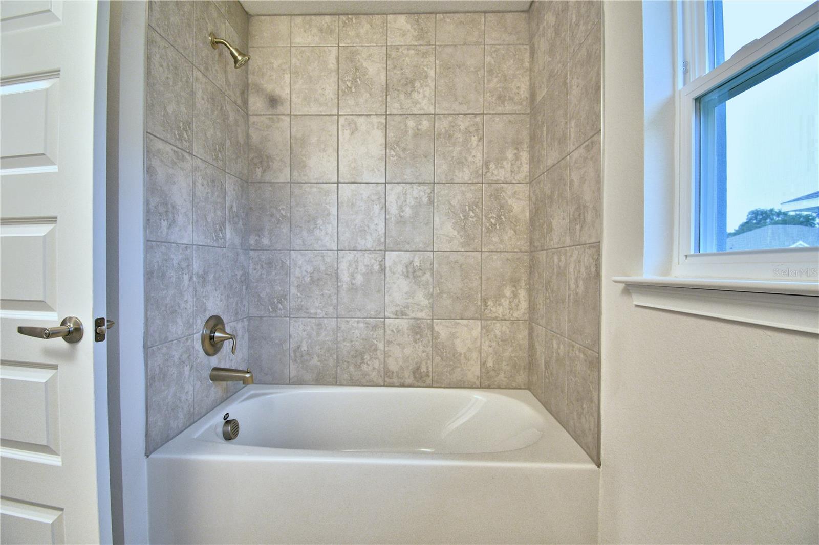 HICKORY RIDGE ESTATES - Residential