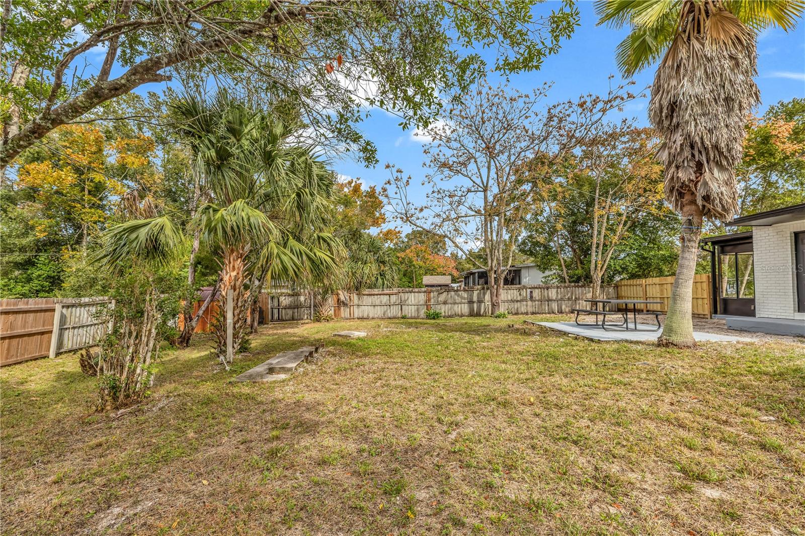 DELTONA LAKES UNIT 03 TR I & H - Residential