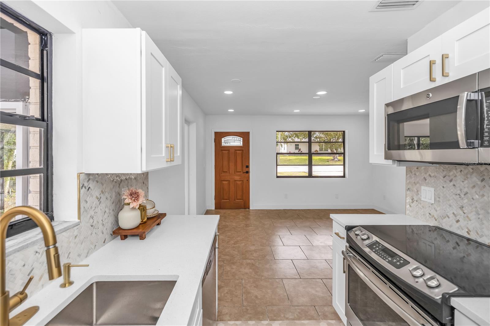 DELTONA LAKES UNIT 03 TR I & H - Residential