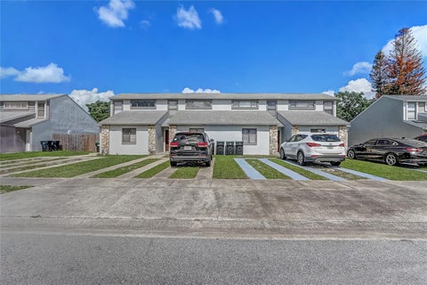 Photo of 2719 Hunt Club Lane, Orlando, FL 32826 (MLS # O6408252)