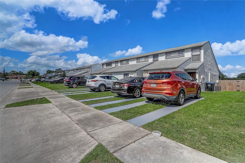 Photo of 2719 Hunt Club Lane, Orlando, FL 32826 (MLS # O6408252)