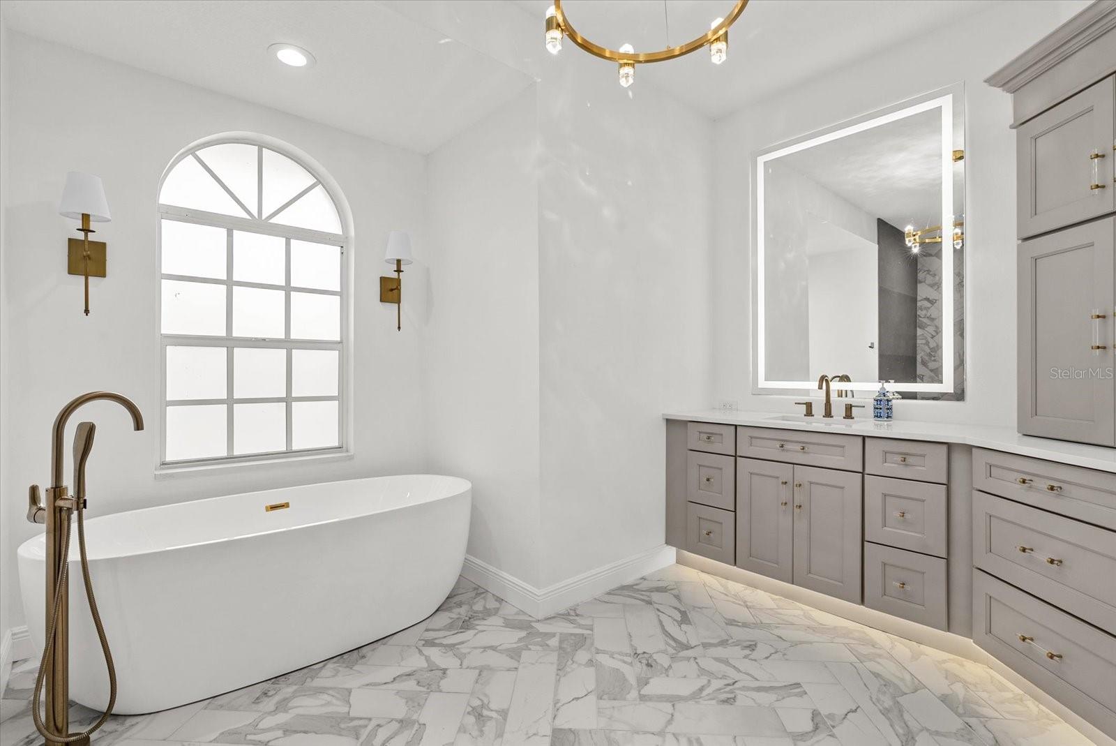EASTLAKE - Residential