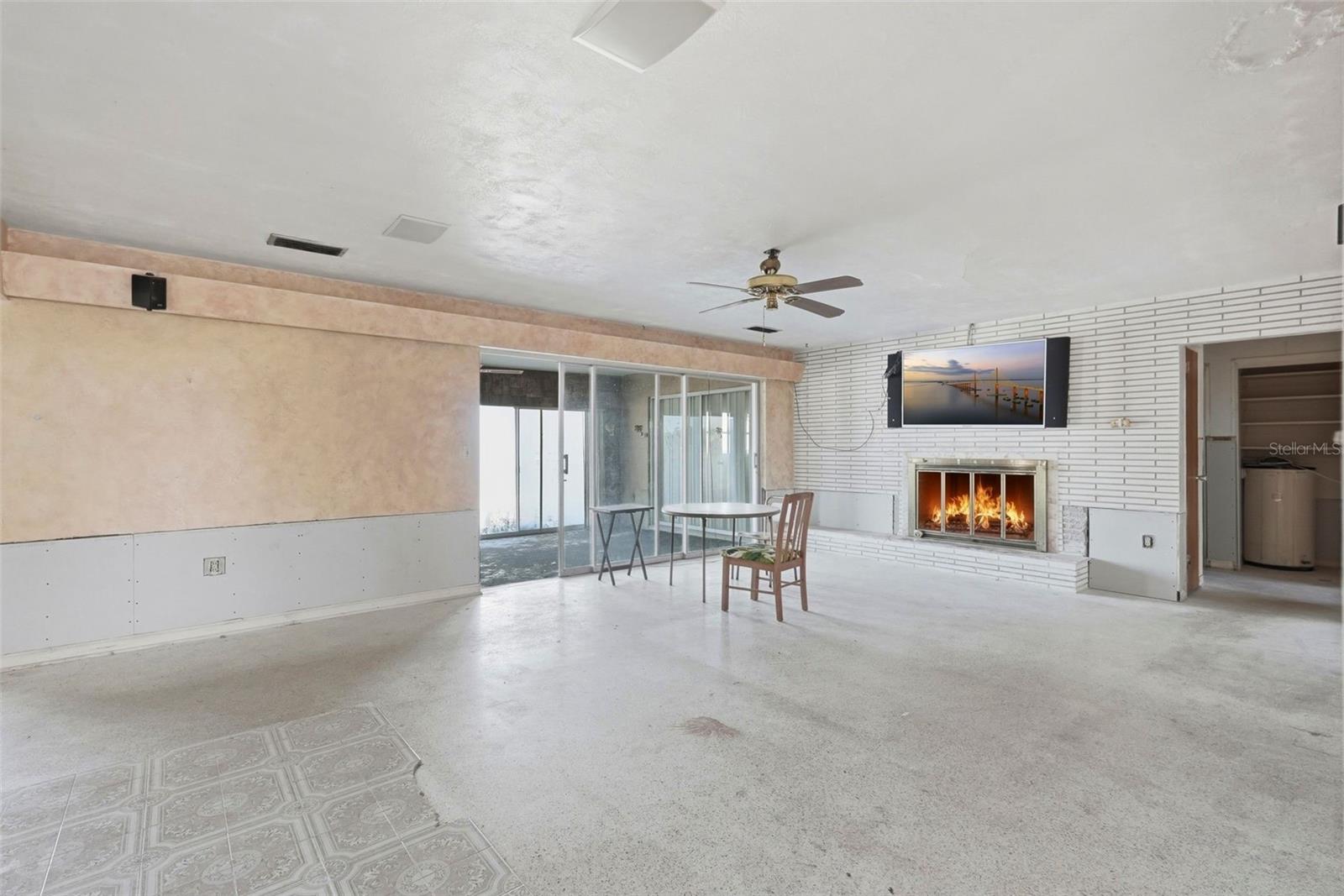 TROPICAL SHORES 1ST ADD - Residential