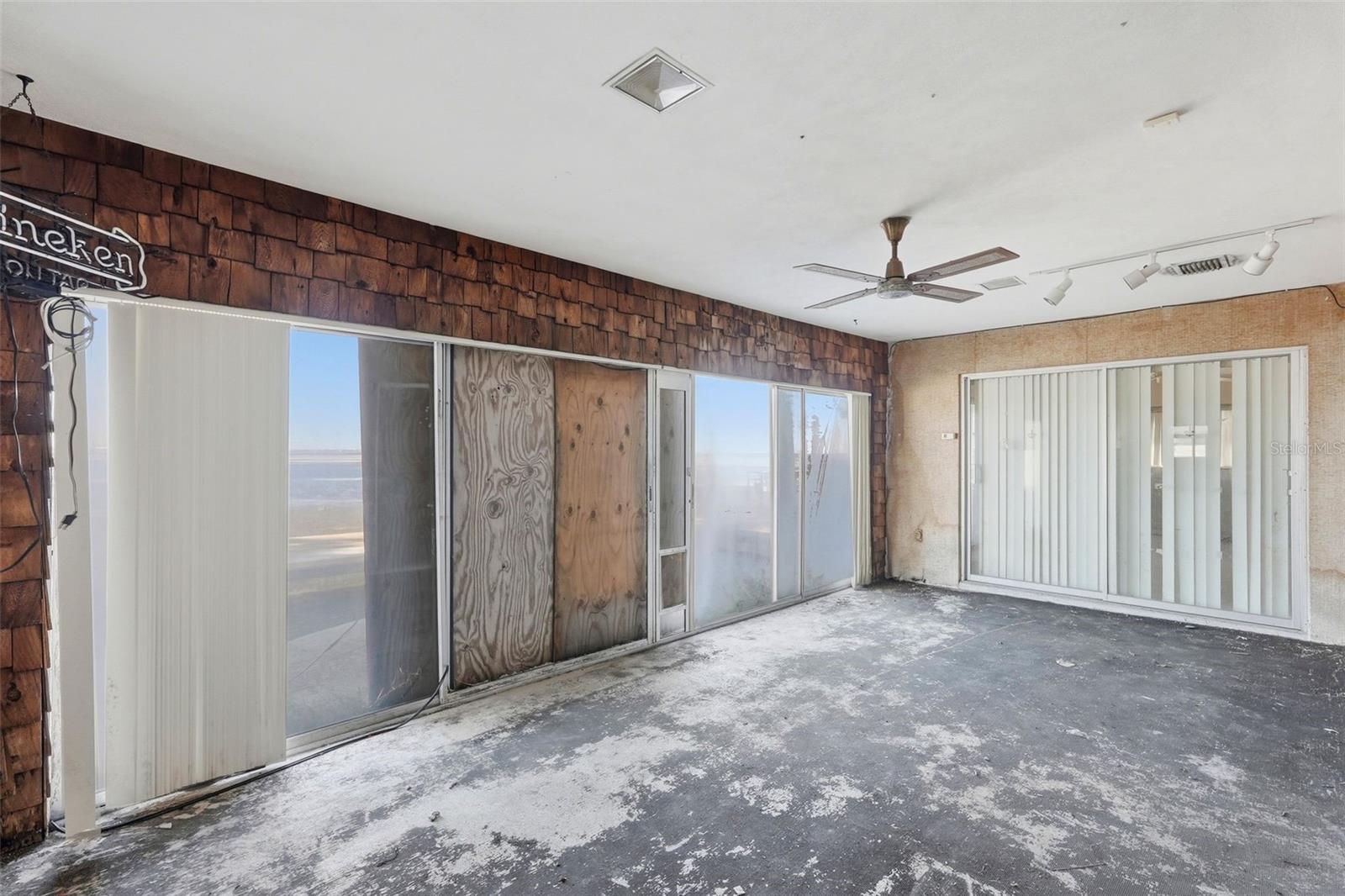 TROPICAL SHORES 1ST ADD - Residential