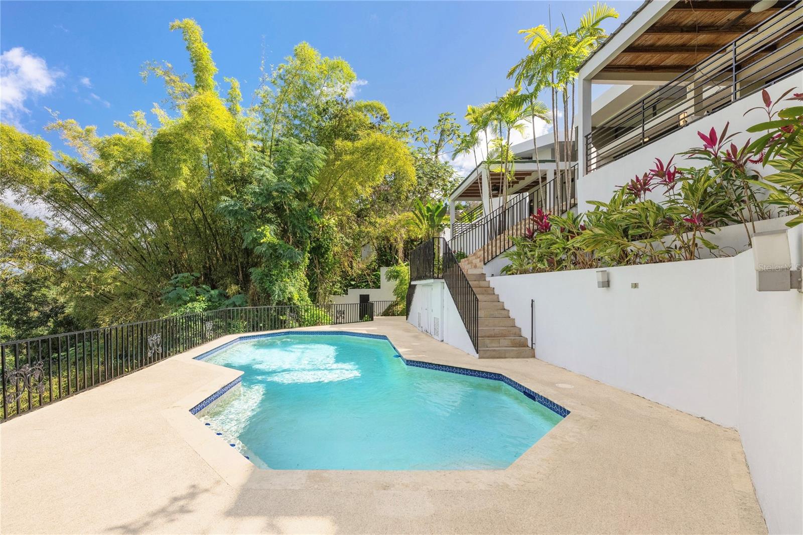 SUNSET HILLS - Residential