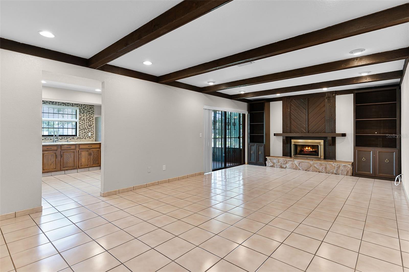 LAGO VISTA UNIT 2 - Residential Lease