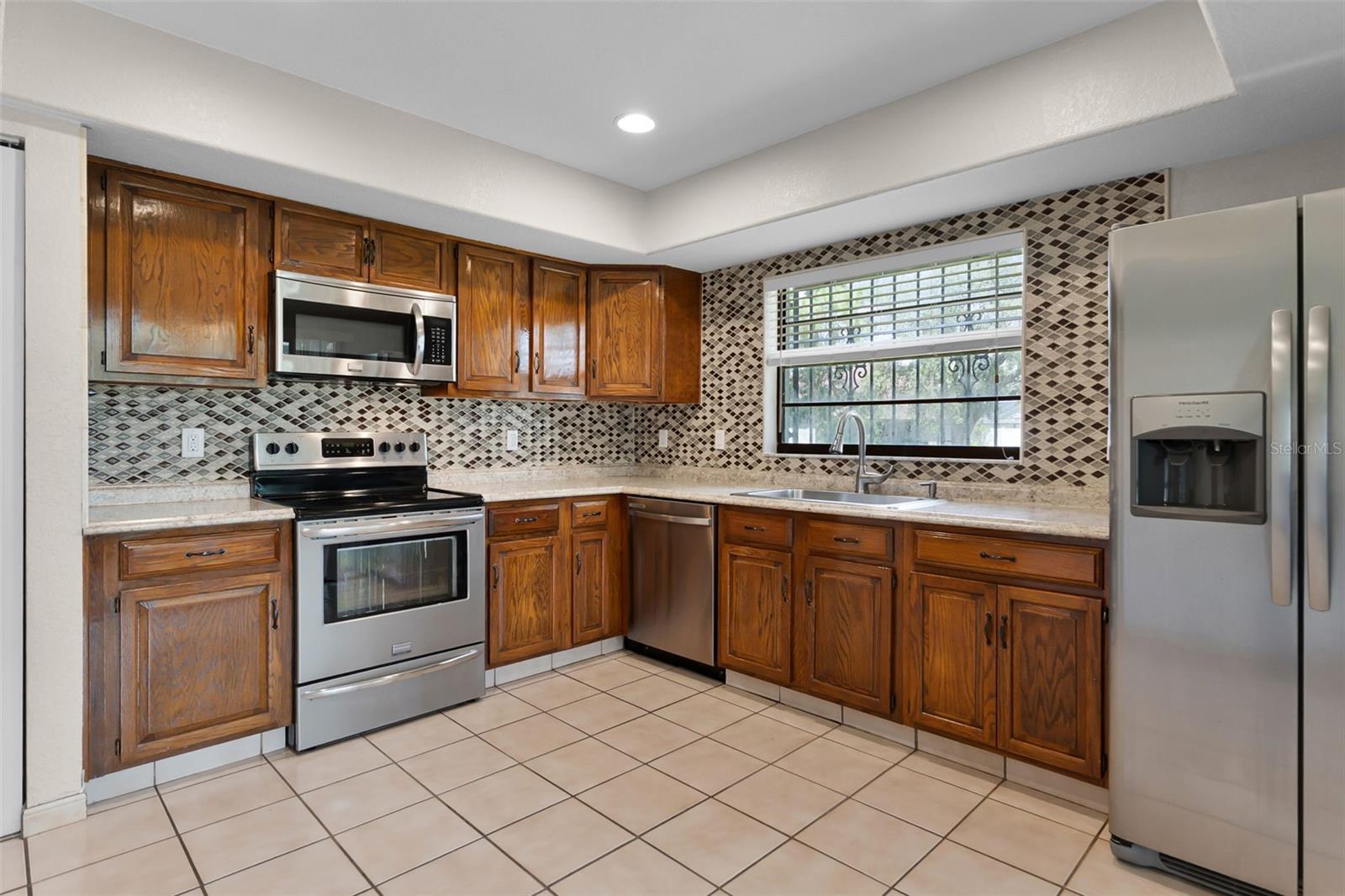 LAGO VISTA UNIT 2 - Residential Lease