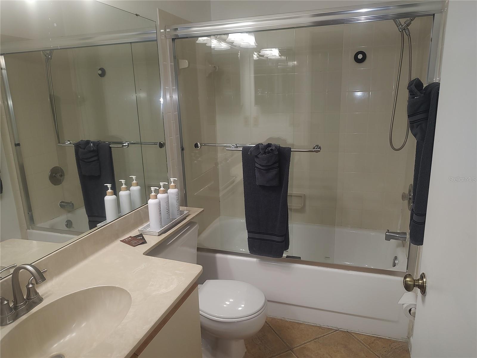 SHOREWALK BATH & TENNIS CLUB 16 - Residential