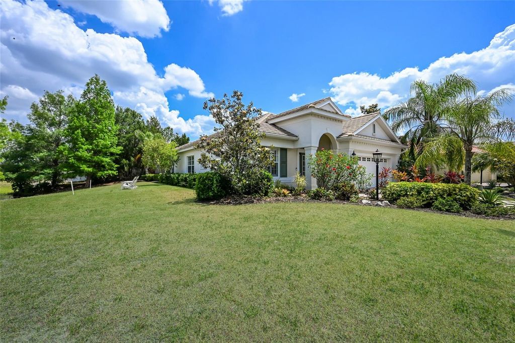 Photo of 15422 Helmsdale Place, Lakewood Ranch, FL 34202 (MLS # A4691804)