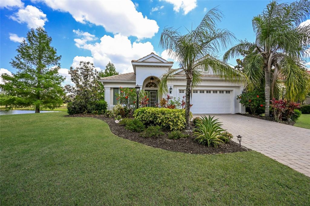 Photo of 15422 Helmsdale Place, Lakewood Ranch, FL 34202 (MLS # A4691804)
