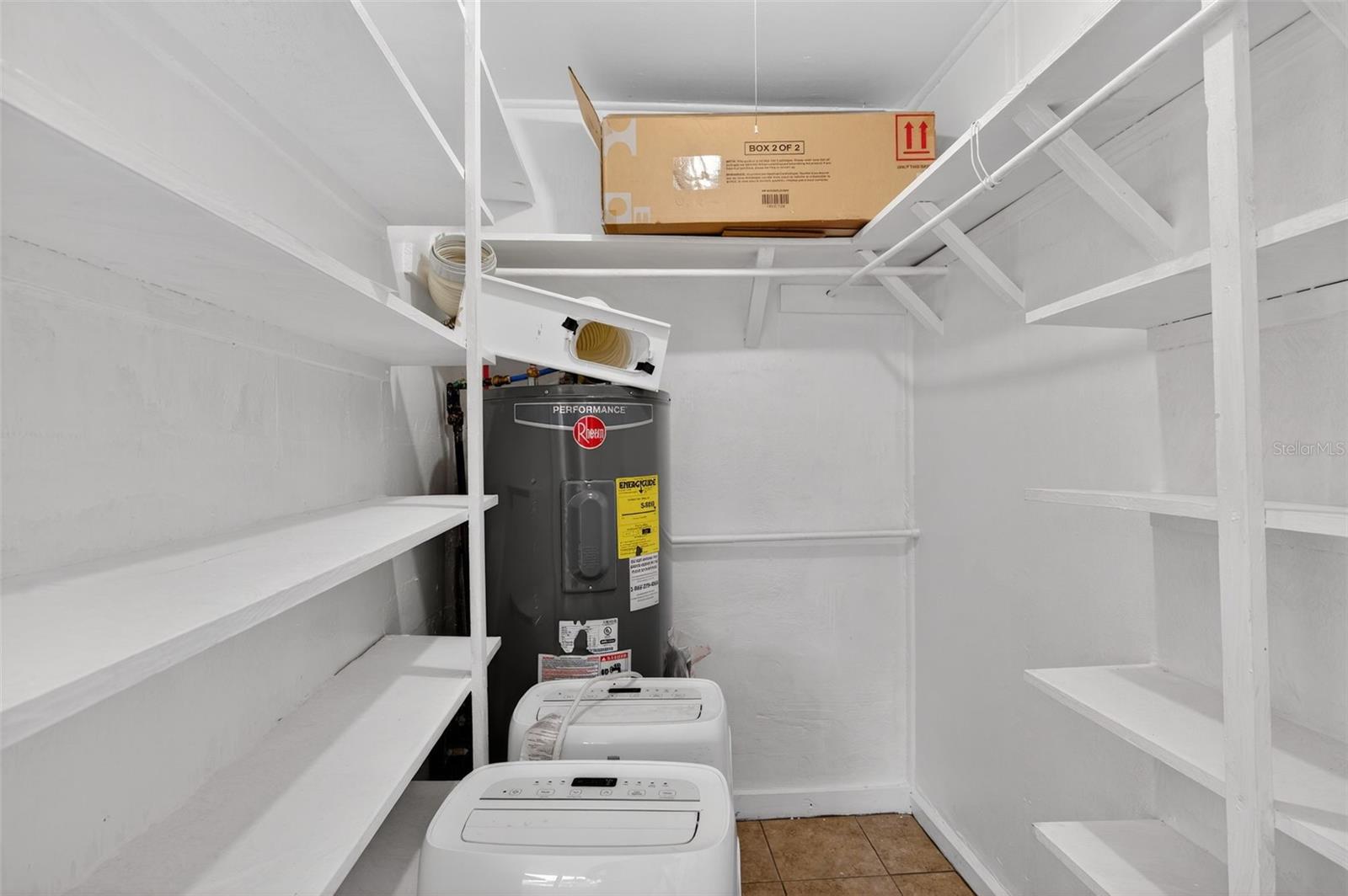 WASHINGTON TERRACE - Residential Lease