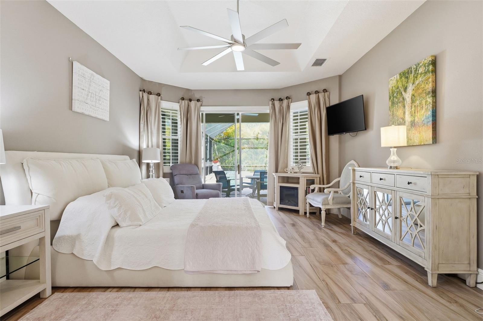 SECLUDED OAKS - Residential Lease