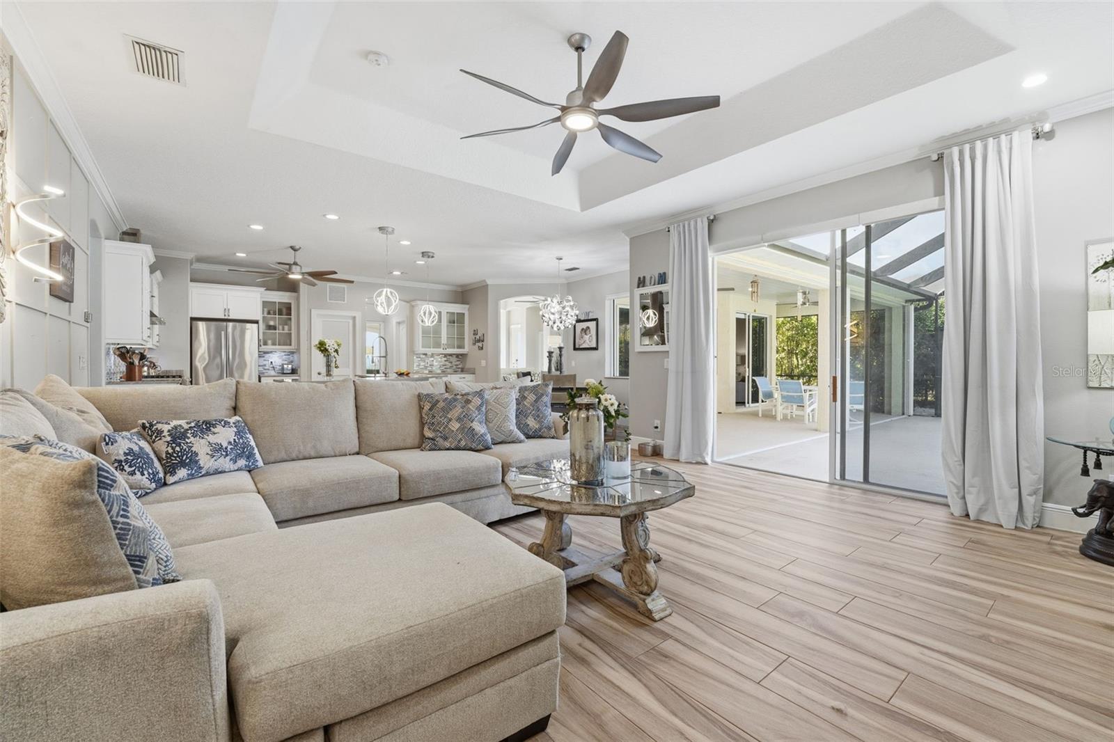 SECLUDED OAKS - Residential Lease