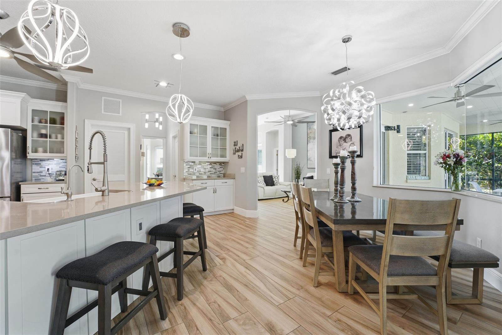 SECLUDED OAKS - Residential Lease