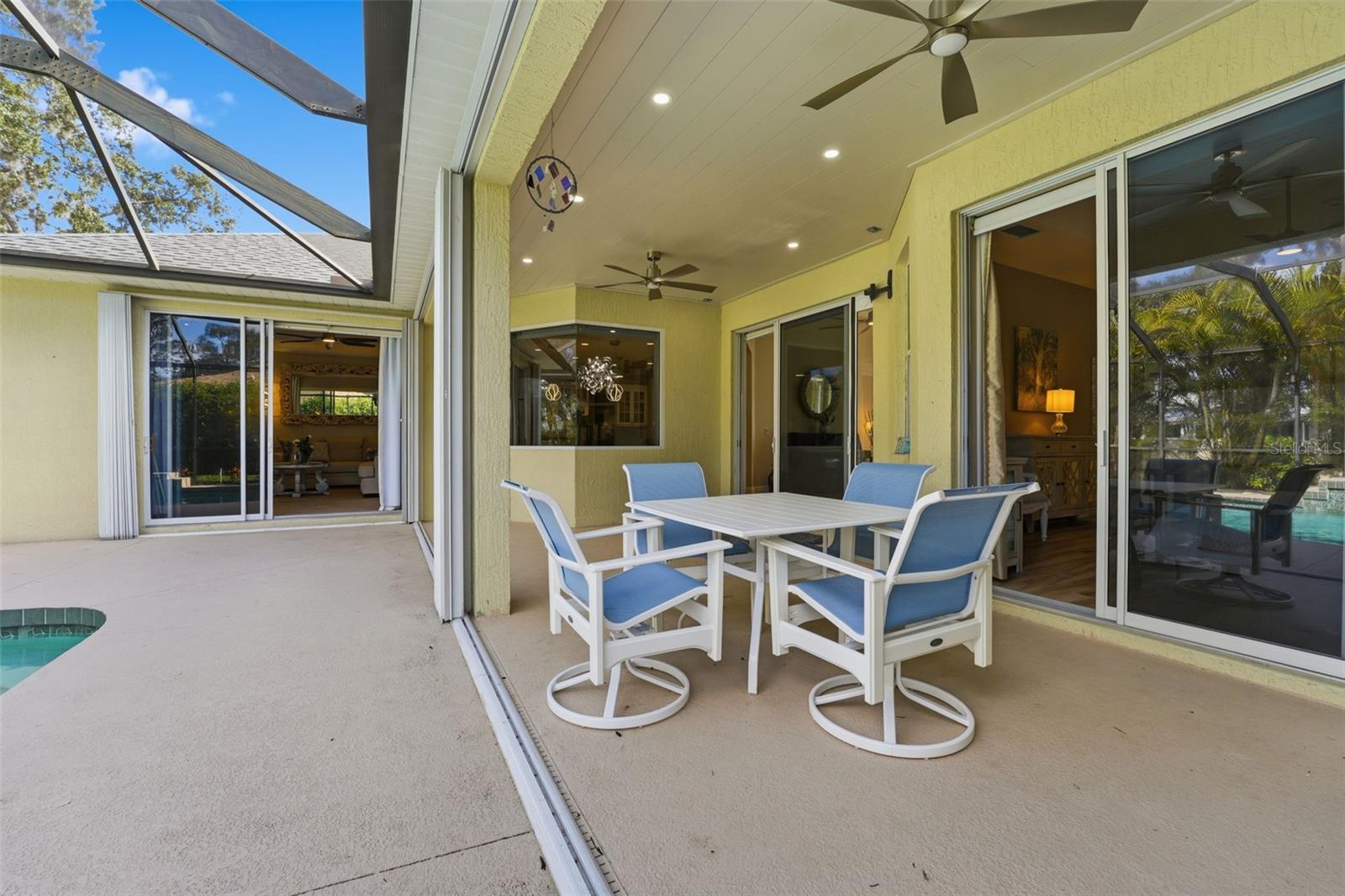 SECLUDED OAKS - Residential Lease