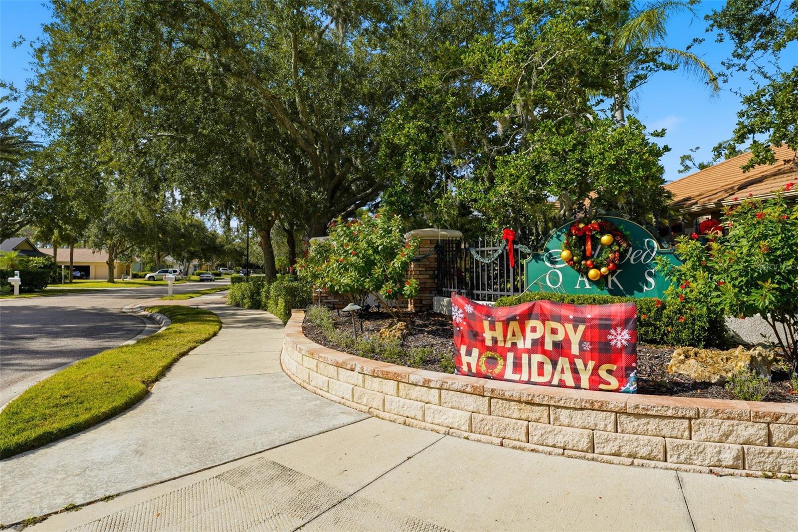 SECLUDED OAKS - Residential Lease